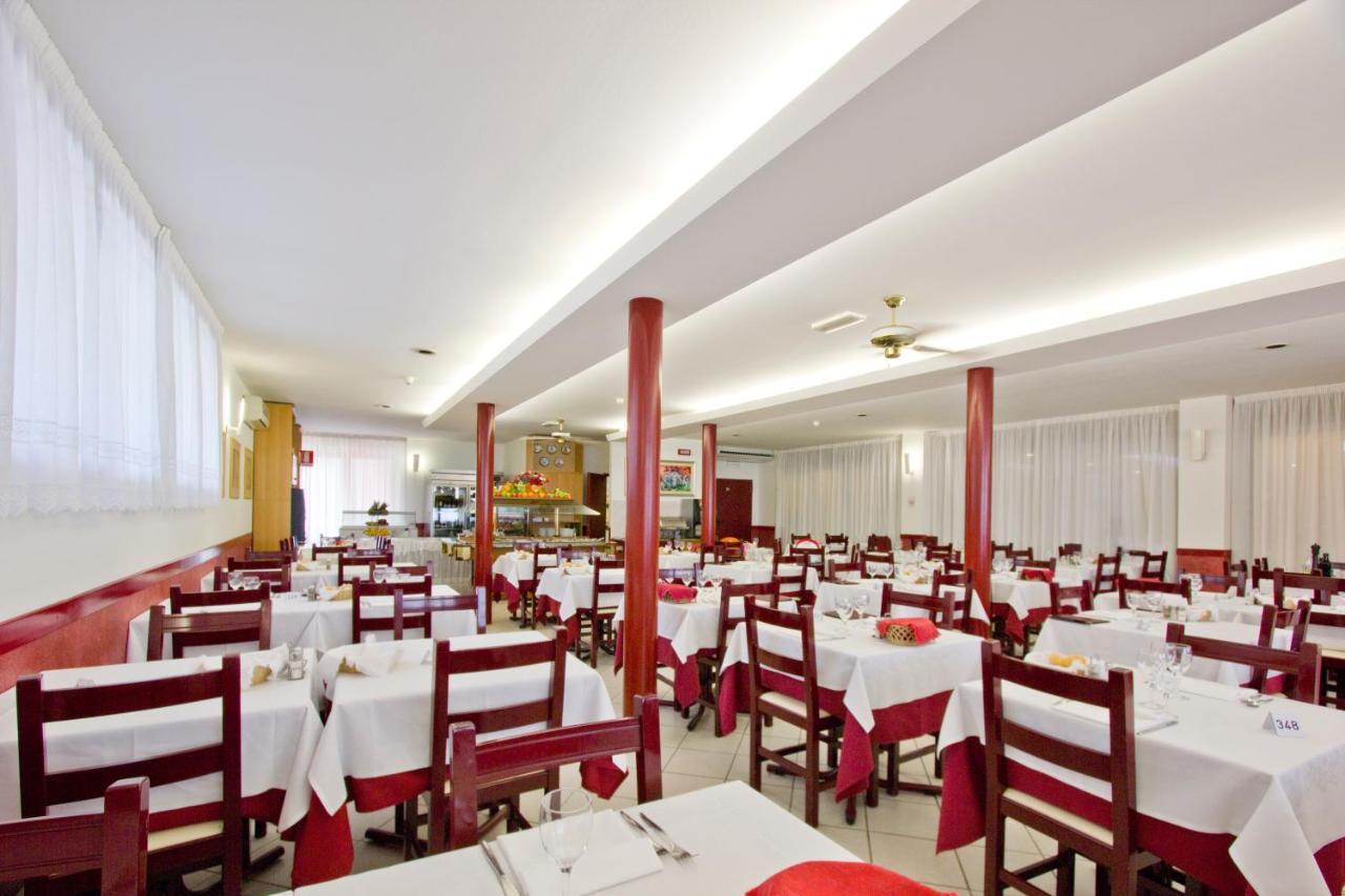 Hotel Desiree Lignano Sabbiadoro Exterior foto